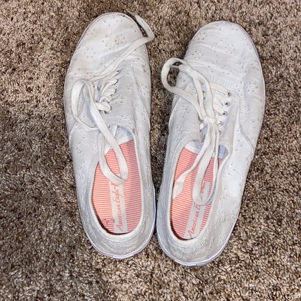 Almost new American eagle tennis shoes